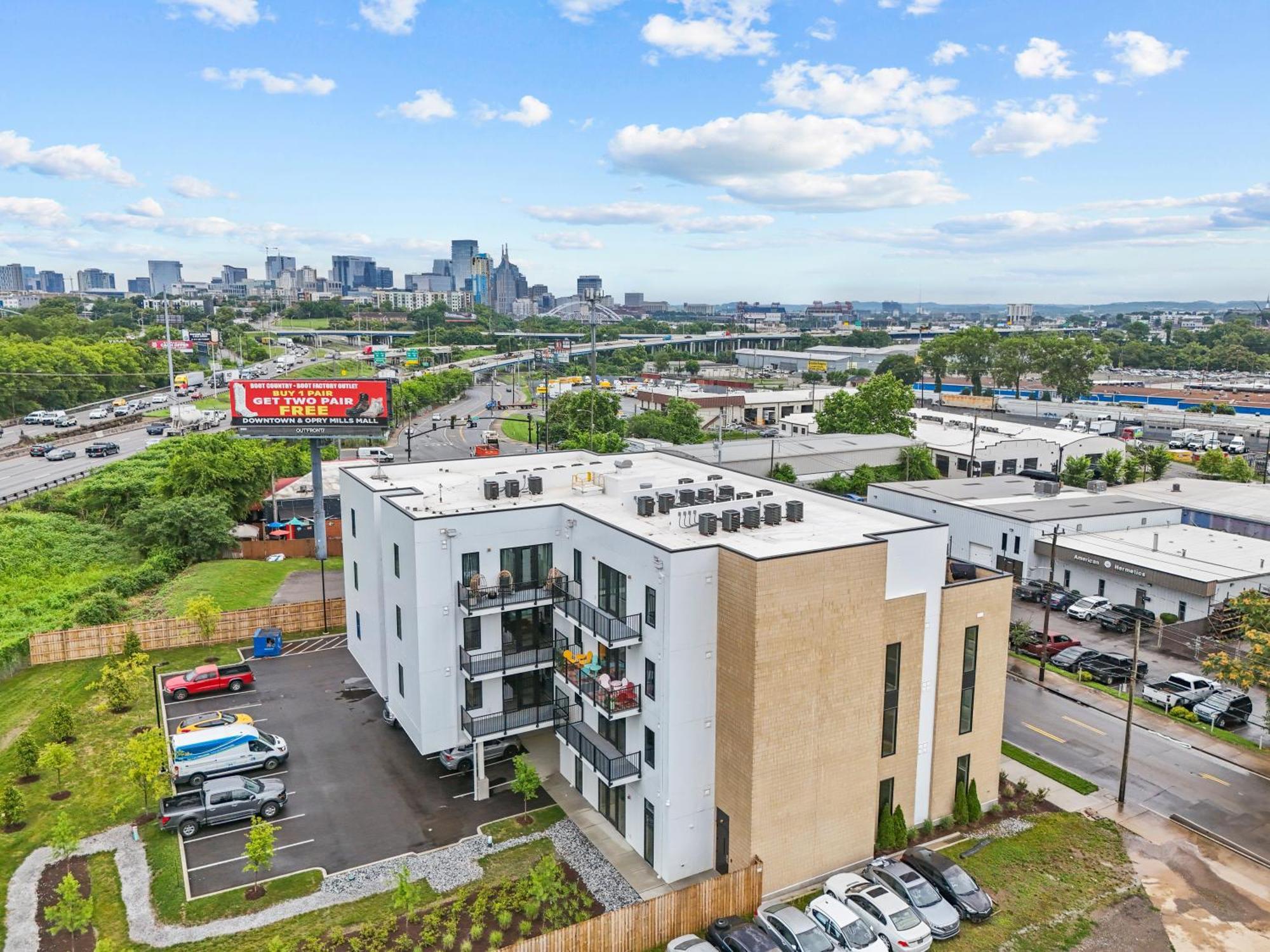 Legacy Nashville-Skyline Views-1 Mile To Broadway-Free Private Parking Exterior photo